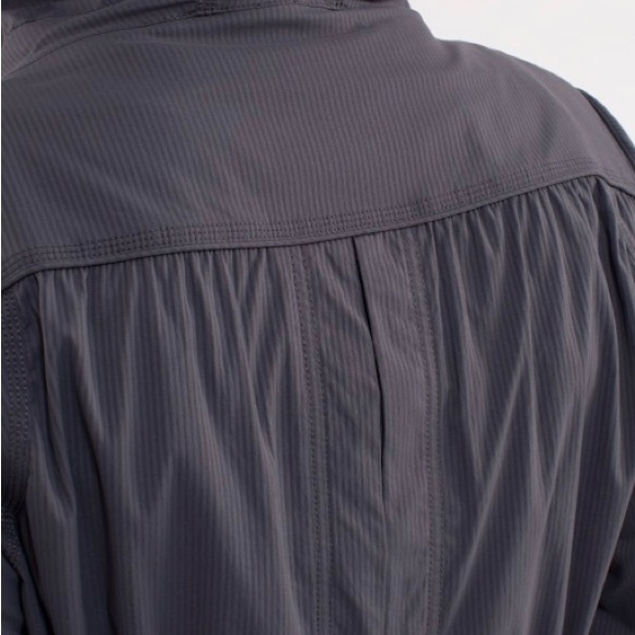 Lululemon Apres Practice Anorak jacket. Size 4 - Picture 9 of 15